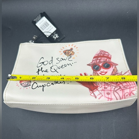 Izak “God Save the Queen and her Cupcakes” pouch makeup cosmetic bag NWT - Picture 4 of 5